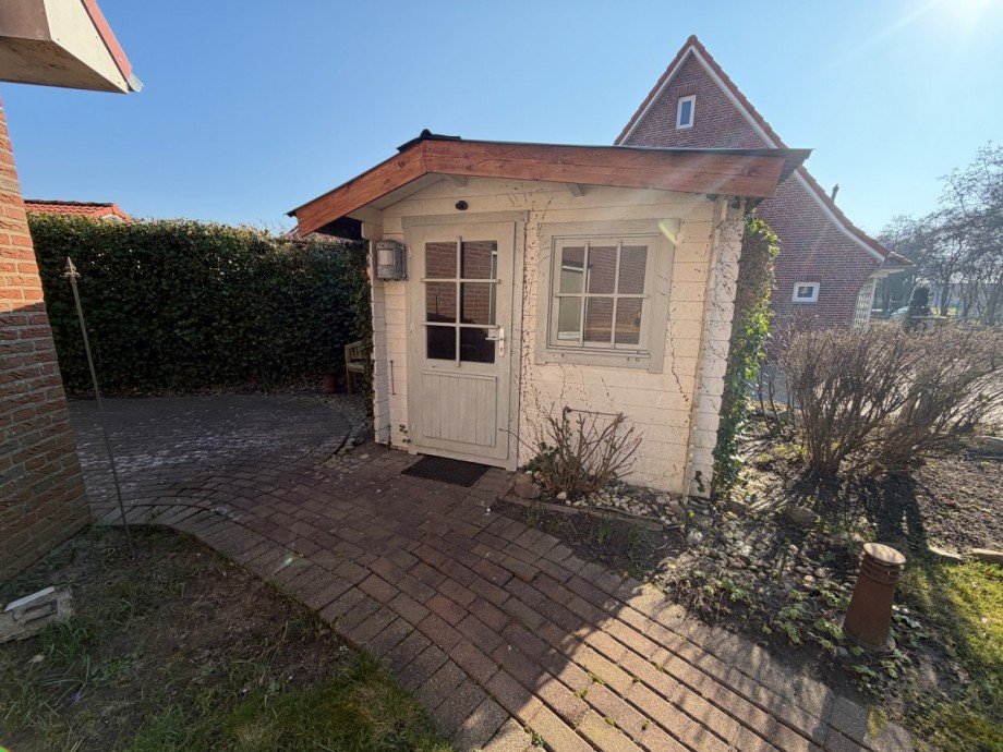 Gartenhaus Doppelhaush�lfte B�sum