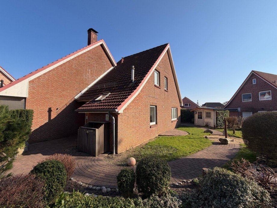 Seitenansicht Doppelhaush�lfte B�sum