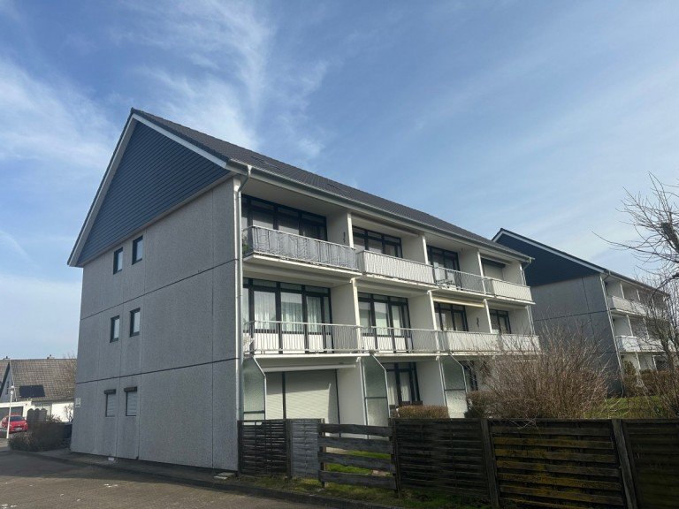 Front B�sum Erdgeschosswohnung Provisionsfrei! Kernsanierte Wohnung auf Eigenland